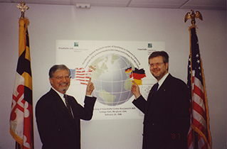 Chronik 1998: Gründung Maryland, Fraunhofer IESE